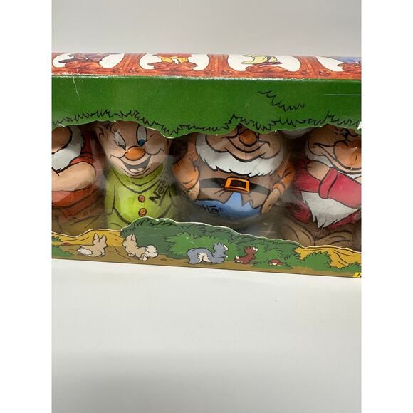 Vintage Snow White and the Seven Dwarfs Collectible Chocolate Disney Nestle - Picture 4 of 6